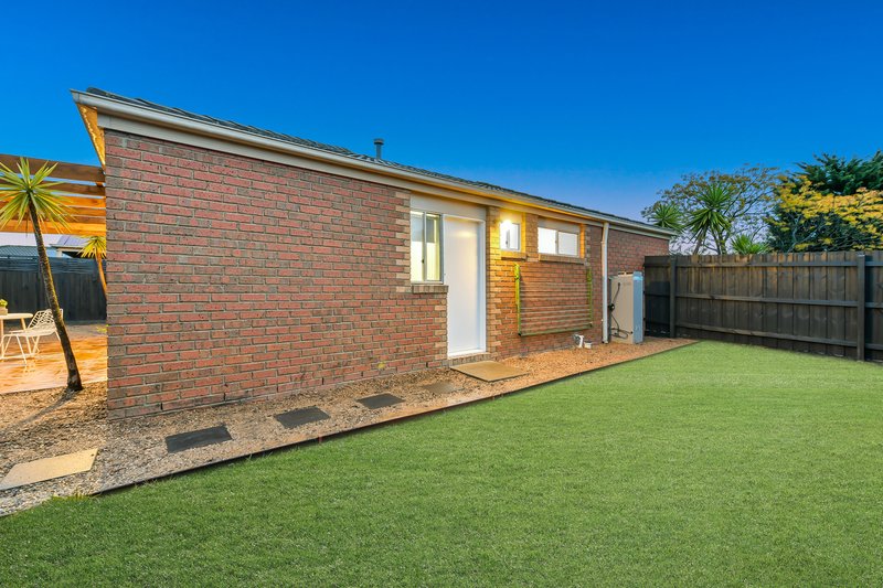 Photo - 1 Rimes Close, Cranbourne West VIC 3977 - Image 14