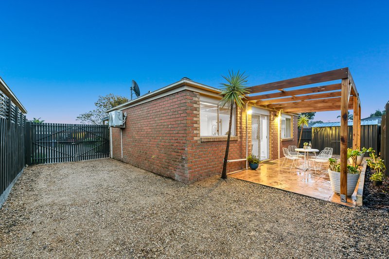 Photo - 1 Rimes Close, Cranbourne West VIC 3977 - Image 15