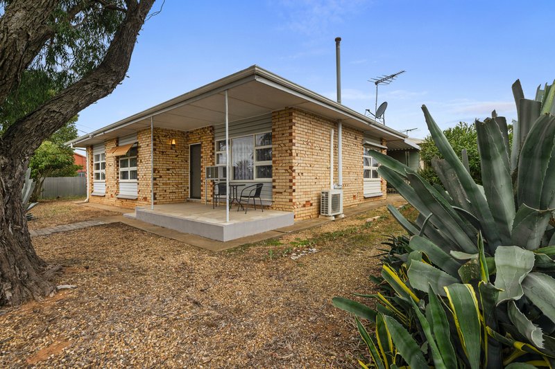 Photo - 1 Robe Street, Murray Bridge SA 5253 - Image 2