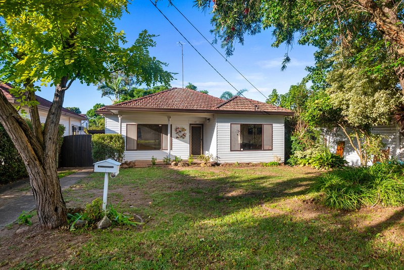 1 Roseanne Avenue, Roselands NSW 2196