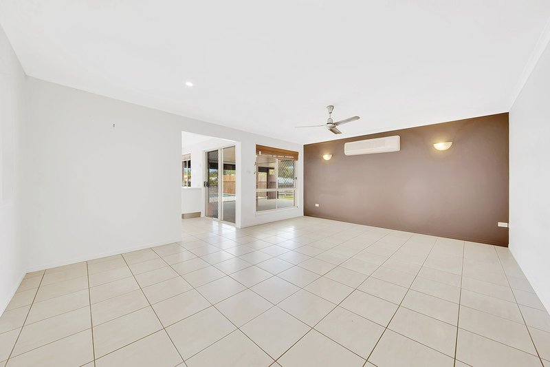 Photo - 1 Rothbury Place, New Auckland QLD 4680 - Image 3