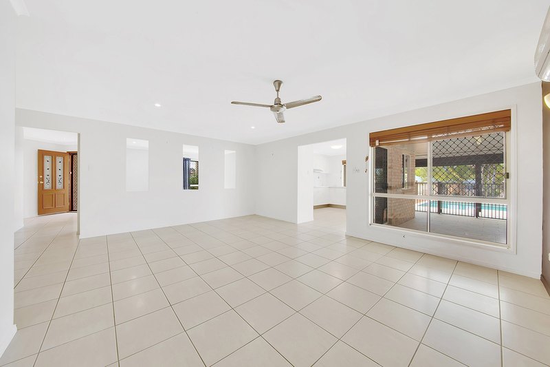 Photo - 1 Rothbury Place, New Auckland QLD 4680 - Image 4