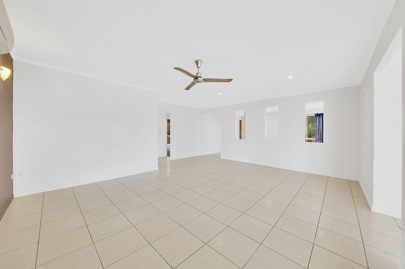 Photo - 1 Rothbury Place, New Auckland QLD 4680 - Image 5