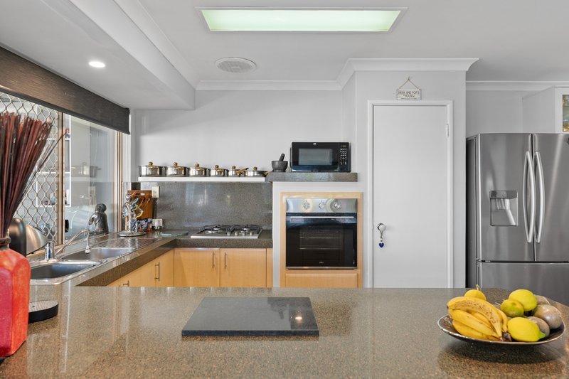 Photo - 1 Rothesay Court, Cooloongup WA 6168 - Image 13