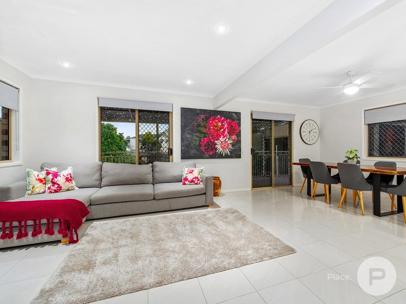 Photo - 1 Rothschild Street, Eatons Hill QLD 4037 - Image 5