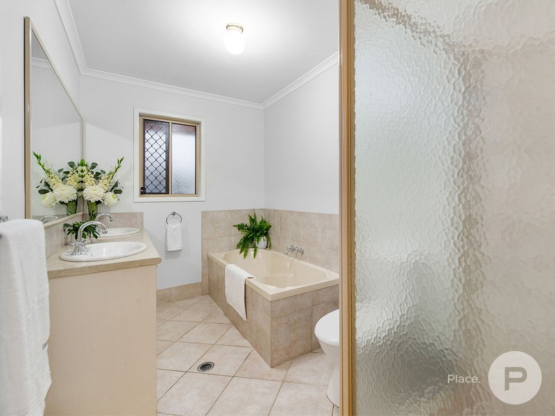 Photo - 1 Rothschild Street, Eatons Hill QLD 4037 - Image 15