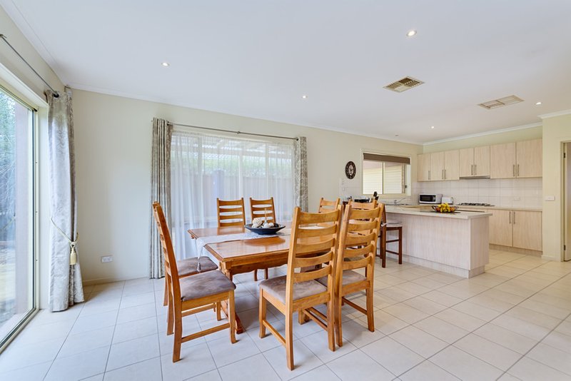 Photo - 1 Rowanval Terrace, Mernda VIC 3754 - Image 3