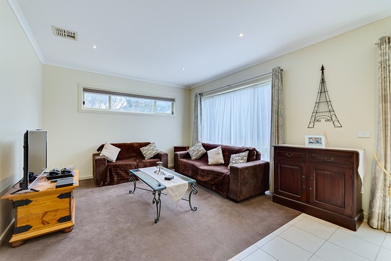 Photo - 1 Rowanval Terrace, Mernda VIC 3754 - Image 5