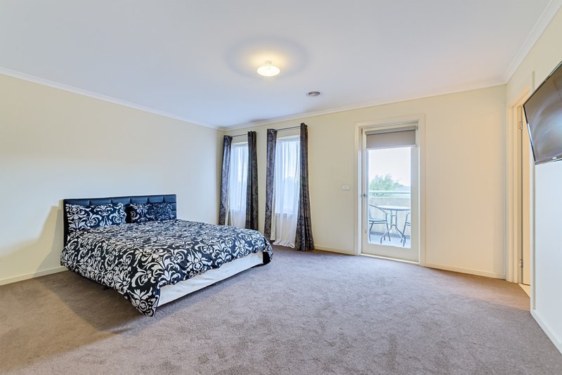 Photo - 1 Rowanval Terrace, Mernda VIC 3754 - Image 7