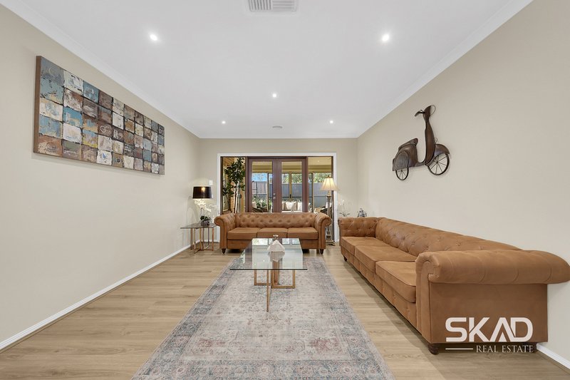 Photo - 1 Royal Park Way, Craigieburn VIC 3064 - Image 4