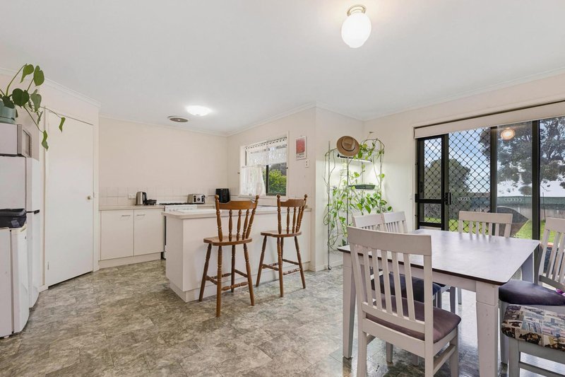 Photo - 1 Roycroft Court, Kangaroo Flat VIC 3555 - Image 5