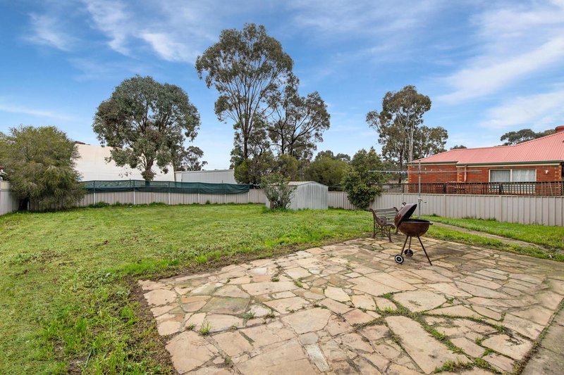 Photo - 1 Roycroft Court, Kangaroo Flat VIC 3555 - Image 12