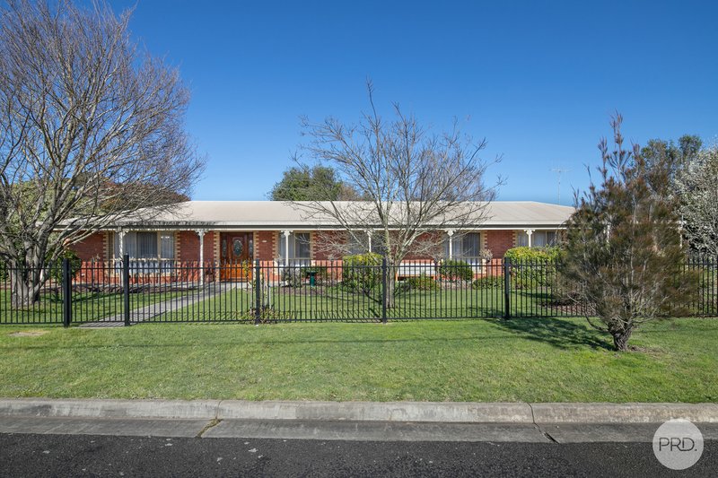 Photo - 1 Rozel Avenue, Wendouree VIC 3355 - Image 1
