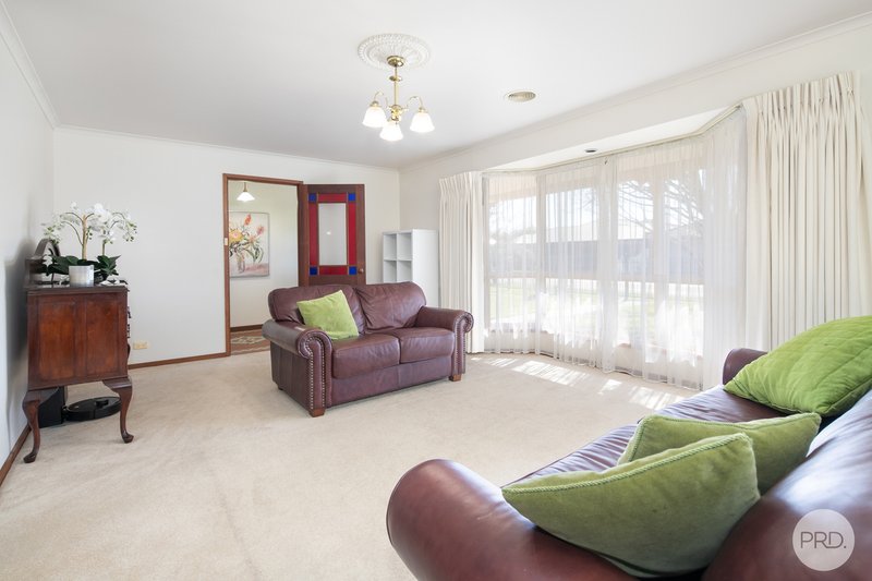 Photo - 1 Rozel Avenue, Wendouree VIC 3355 - Image 6
