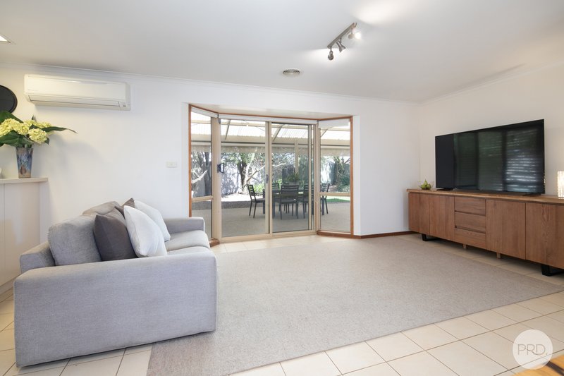 Photo - 1 Rozel Avenue, Wendouree VIC 3355 - Image 10