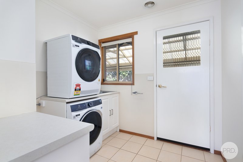 Photo - 1 Rozel Avenue, Wendouree VIC 3355 - Image 16