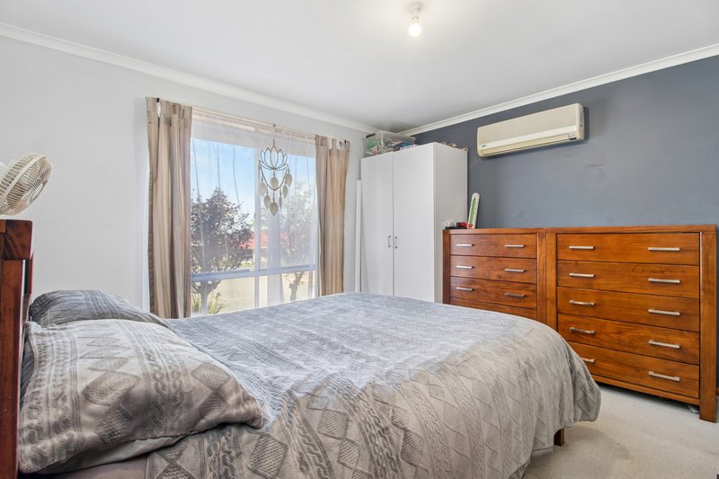 Photo - 1 Ryan Close, Noarlunga Downs SA 5168 - Image 7