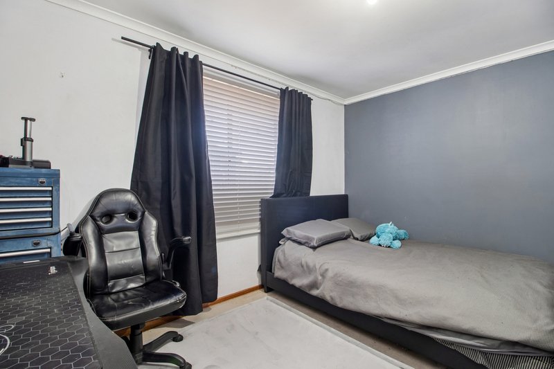 Photo - 1 Ryan Close, Noarlunga Downs SA 5168 - Image 12
