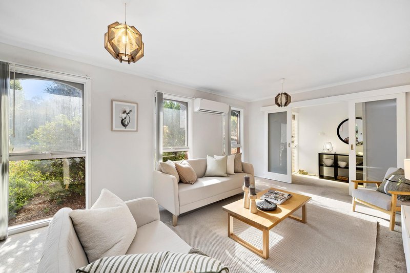 Photo - 1 Sadleir Place, Charnwood ACT 2615 - Image 3