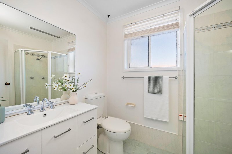 Photo - 1 Sadleir Place, Charnwood ACT 2615 - Image 8