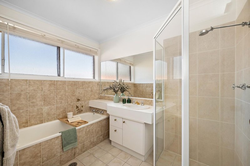 Photo - 1 Sadleir Place, Charnwood ACT 2615 - Image 12