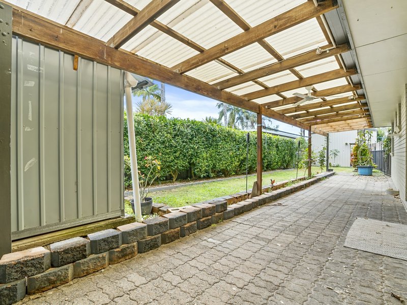Photo - 1 Saffron Close, Holloways Beach QLD 4878 - Image 9