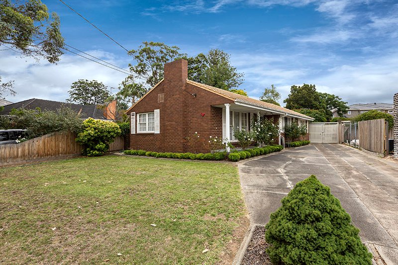 Photo - 1 Sagan Court, Glen Waverley VIC 3150 - Image 2