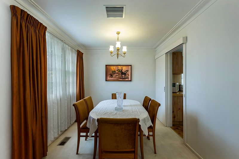 Photo - 1 Sagan Court, Glen Waverley VIC 3150 - Image 5