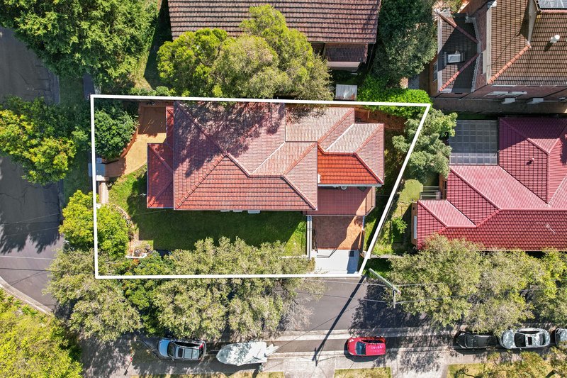 Photo - 1 Salisbury Road, Willoughby NSW 2068 - Image 4