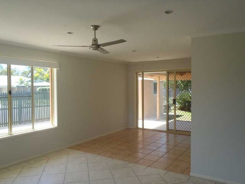 Photo - 1 Sanctuary Place, Little Mountain QLD 4551 - Image 3