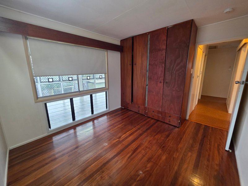 Photo - 1 Sandra Street, Kingston QLD 4114 - Image 4
