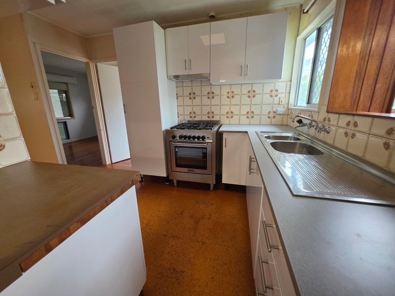Photo - 1 Sandra Street, Kingston QLD 4114 - Image 5