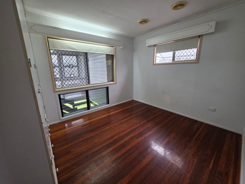Photo - 1 Sandra Street, Kingston QLD 4114 - Image 10