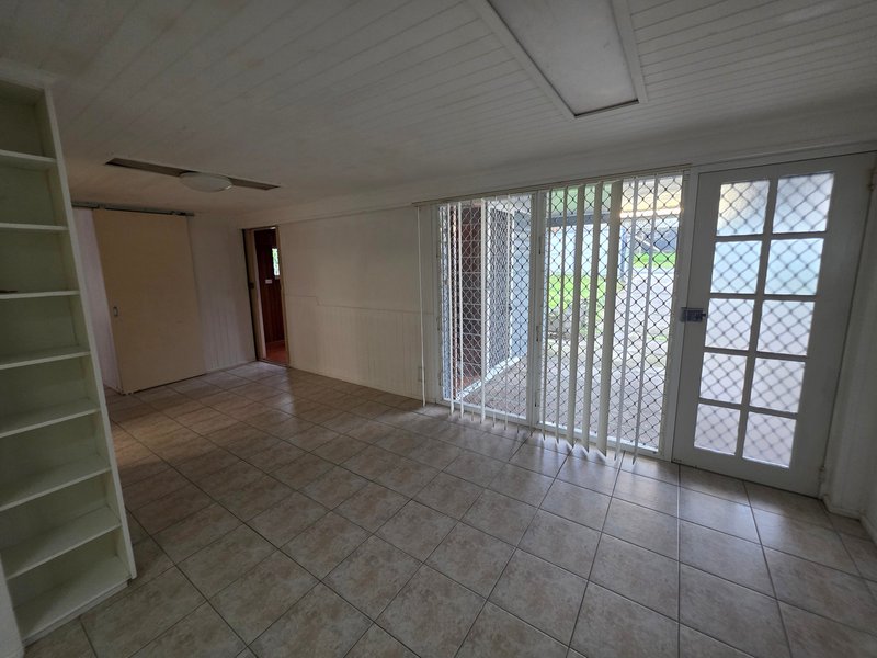 Photo - 1 Sandra Street, Kingston QLD 4114 - Image 15