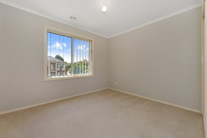 Photo - 1 Saville Place, South Morang VIC 3752 - Image 5