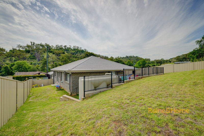 Photo - 1 Scarborough Close, Tamworth NSW 2340 - Image 13