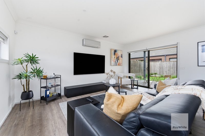 Photo - 1 Scarlet Drive, Greenvale VIC 3059 - Image 4