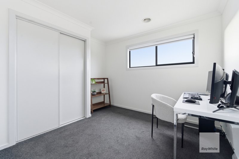 Photo - 1 Scarlet Drive, Greenvale VIC 3059 - Image 14