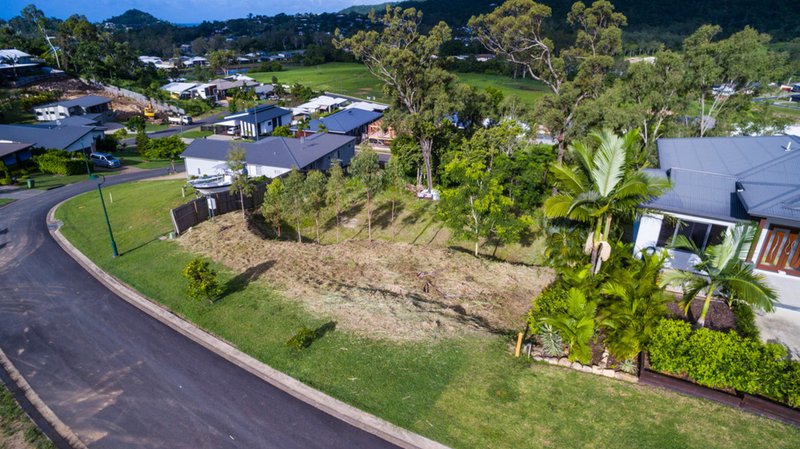 Photo - 1 Scarlet Gum Crescent, Cannonvale QLD 4802 - Image 9