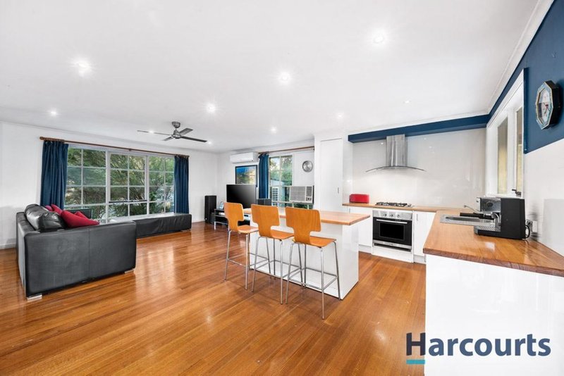 Photo - 1 Scott Court, Wantirna South VIC 3152 - Image 2