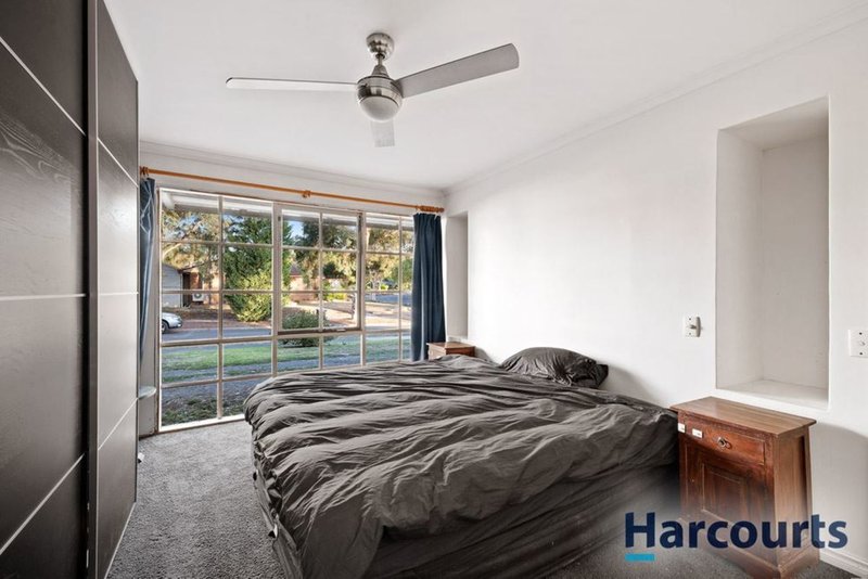 Photo - 1 Scott Court, Wantirna South VIC 3152 - Image 3