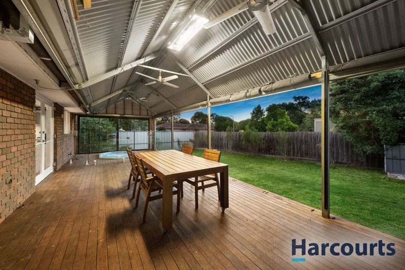 Photo - 1 Scott Court, Wantirna South VIC 3152 - Image 4