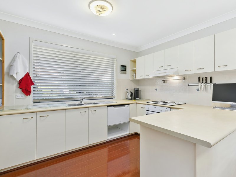 Photo - 1 Seabreeze Court, Sandstone Point QLD 4511 - Image 4