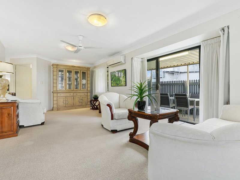 Photo - 1 Seabreeze Court, Sandstone Point QLD 4511 - Image 9