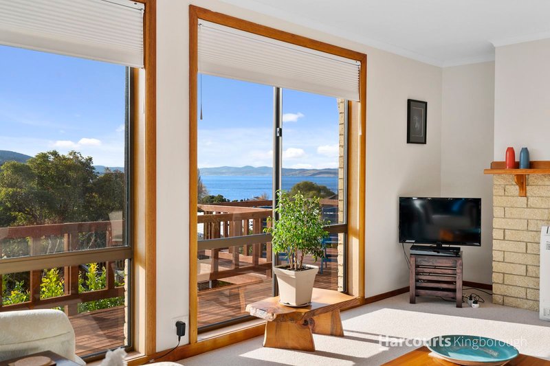 Photo - 1 Seacrest Avenue, Blackmans Bay TAS 7052 - Image 3