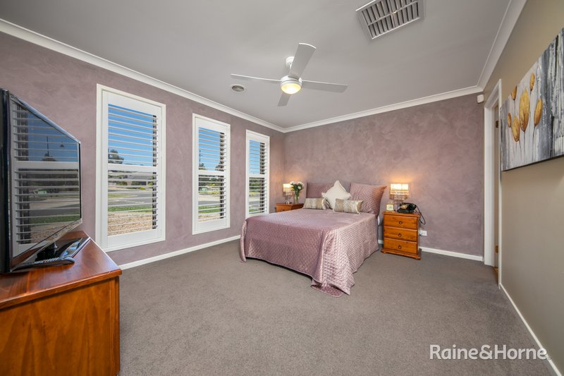 Photo - 1 Seagull Place, Sunbury VIC 3429 - Image 9