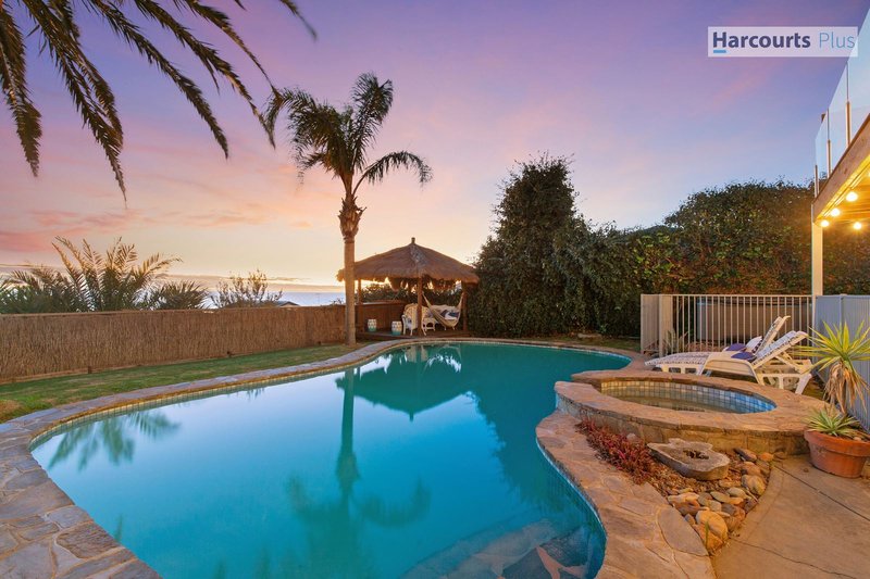 Photo - 1 Seaview Avenue, Hallett Cove SA 5158 - Image 4