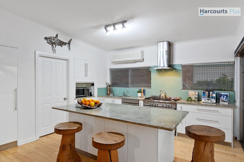 Photo - 1 Seaview Avenue, Hallett Cove SA 5158 - Image 13