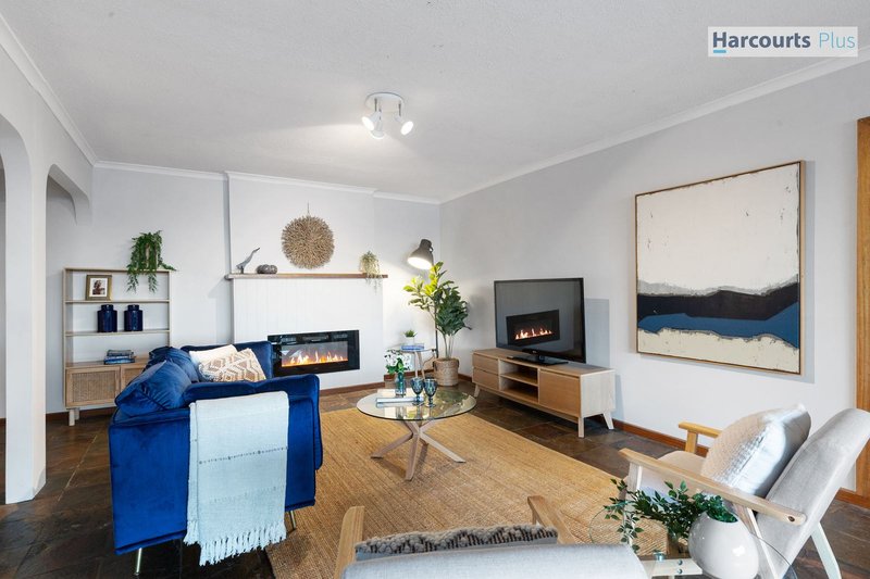 Photo - 1 Seaview Avenue, Hallett Cove SA 5158 - Image 15