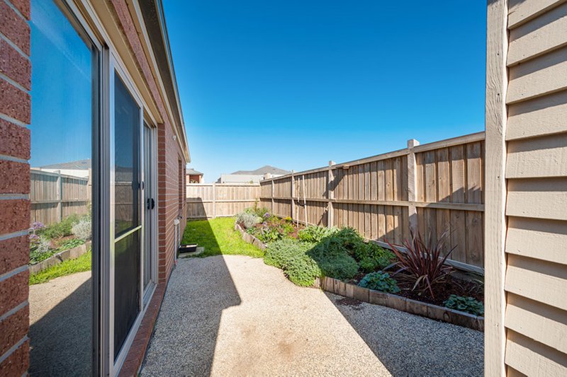 Photo - 1 Selkirk Way, Mickleham VIC 3064 - Image 9